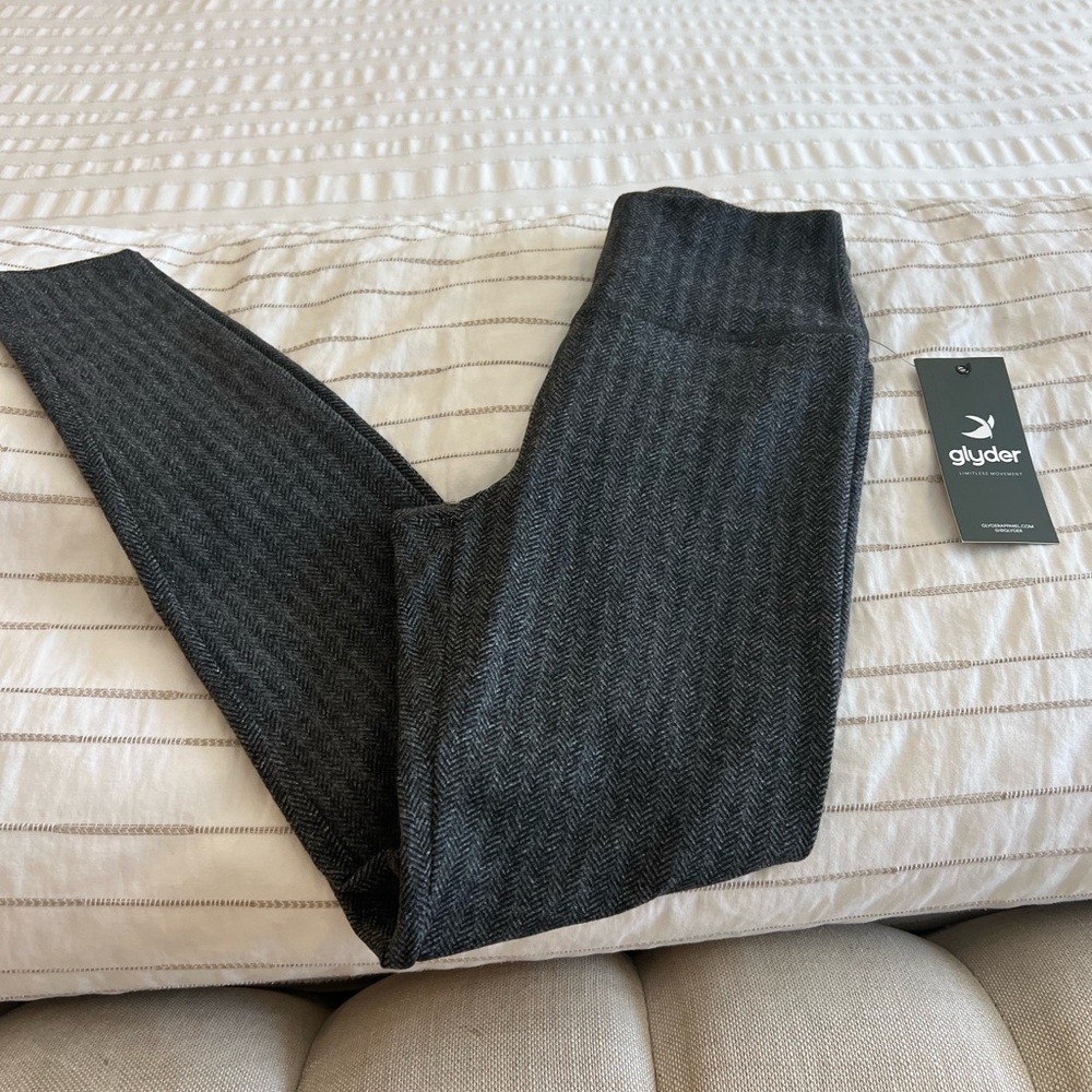 NWT - Glyder Herringbone Black & Gray Leggings